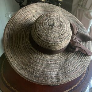 Elegant Brown Wide-Brimmed Hat